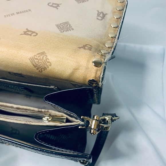 Steve Madden checkered cross body Purse (C+ condition) - Picture 9 of 16